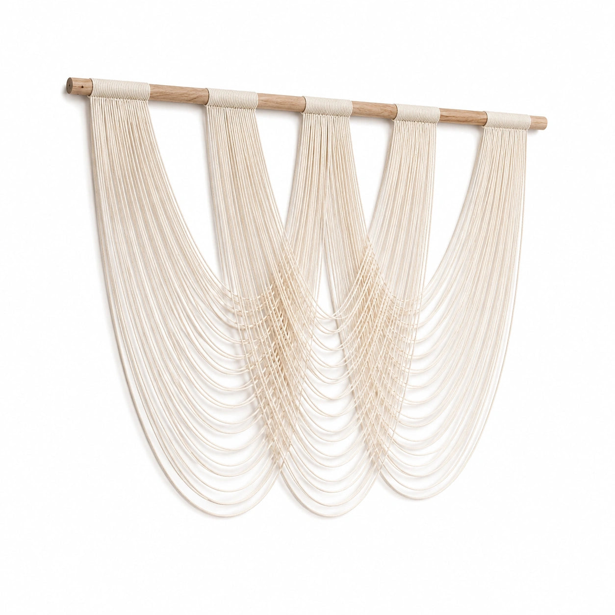 Makramee Wandteppich 100 x 120 cm aus Baumwollkordel in Creme mit Holzstab