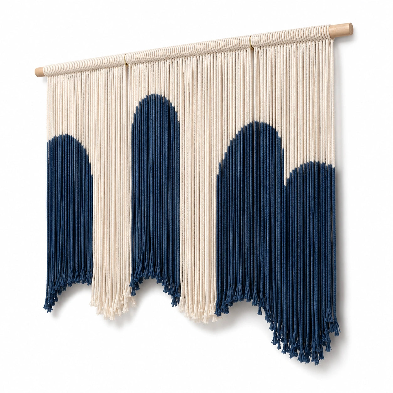 Makramee Wandbehang 100 x 90 cm aus Baumwolle in Cremeblau mit Holzstab